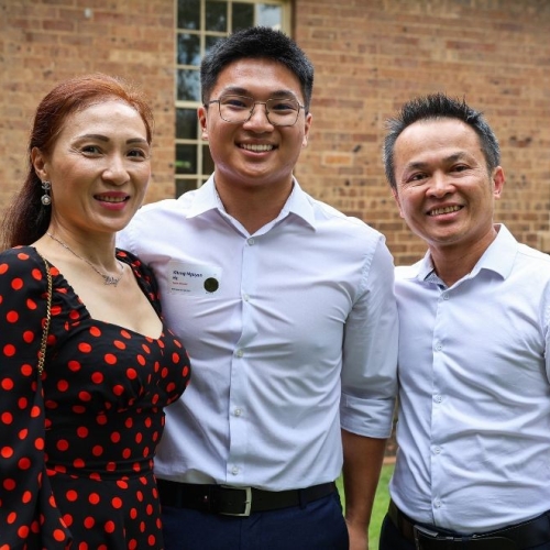 Học sinh gốc Việt đạt điểm tốt nghiệp trung học cao nhất tại Australia