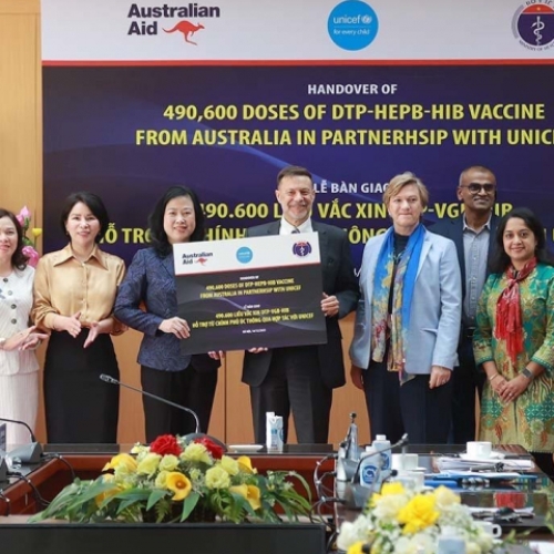 Chính phủ Australia viện trợ cho Việt Nam 490.600 liều vắc xin “5 trong 1”