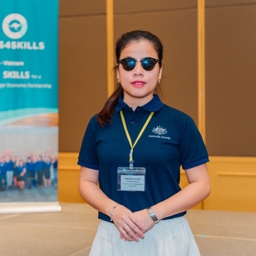 Cô gái Việt khiếm thị tốt nghiệp thạc sĩ ở Australia với điểm số cao