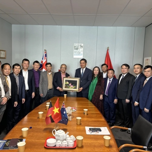 Đoàn công tác tỉnh Nghệ An làm việc với Hội Doanh nhân Việt Nam tại Australia